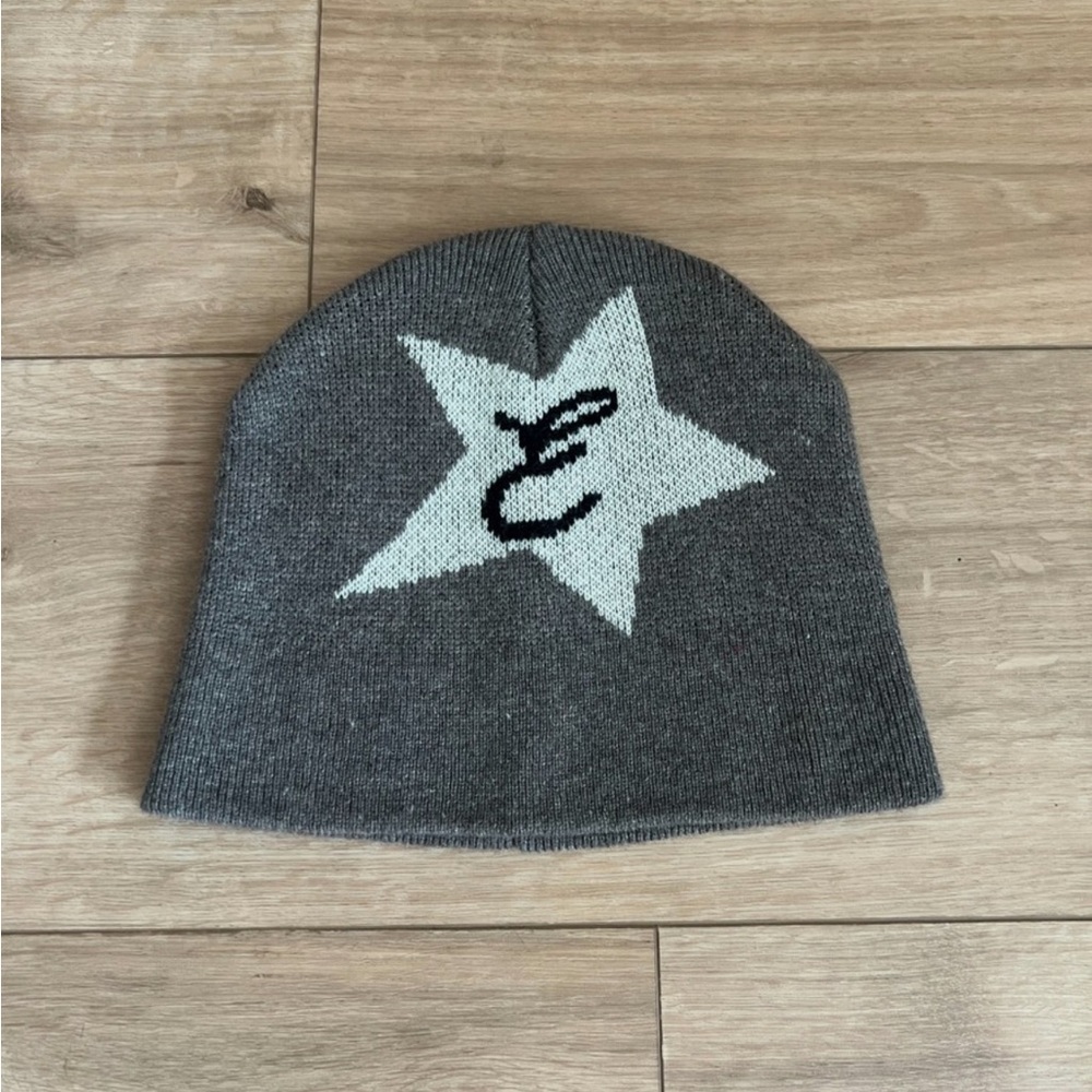 Elwood skull cap beanie